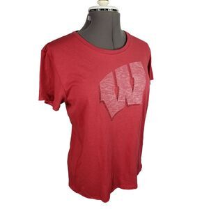 Wisconsin Badgers  Red Shirt Women's‎ Size Medium Pit to Pit 19 in, NWT